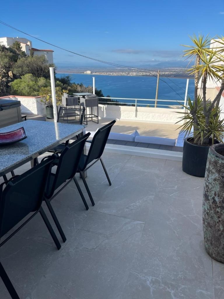 Appartement Duplex Rosas Avec Terrasse Magnifique Jacuzzi Vue Mer Экстерьер фото
