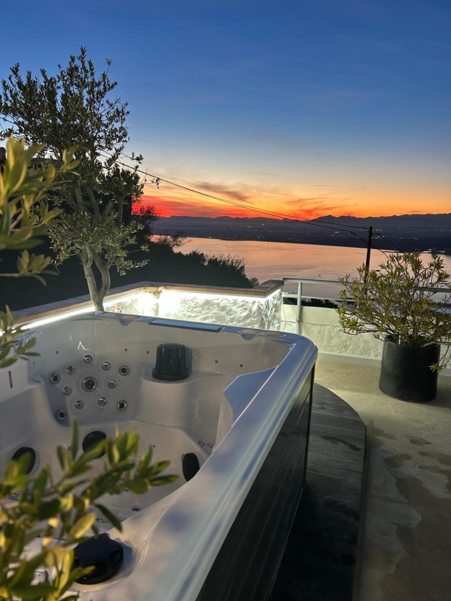 Appartement Duplex Rosas Avec Terrasse Magnifique Jacuzzi Vue Mer Экстерьер фото